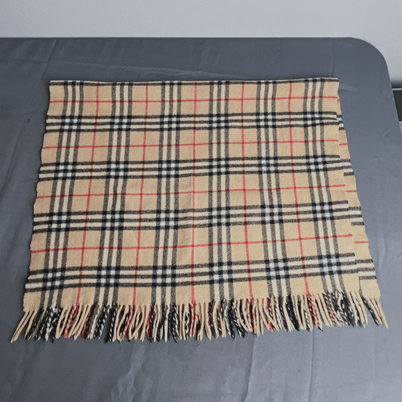 Burberry 100% Wool Scarf - Picture 2 of 10